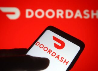 DoorDash bietet Fahrerentlastung angesichts steigender Benzinpreise im Zusammenhang mit geopolitischen Spannungen