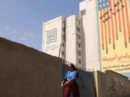 Irán contraataca mientras el reclutamiento militar estadounidense llega a un punto crítico